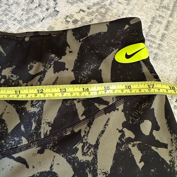 1X Floral Camo Nike athletic bike shorts - Picture 3 of 5
